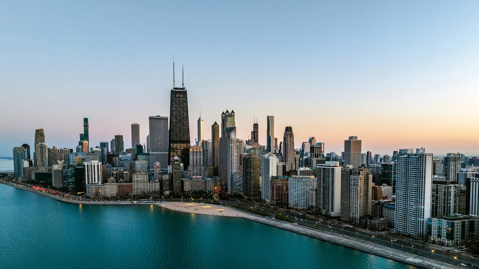 Chicago skyline beside Lake Michigan, seen during a language stay in Chicago